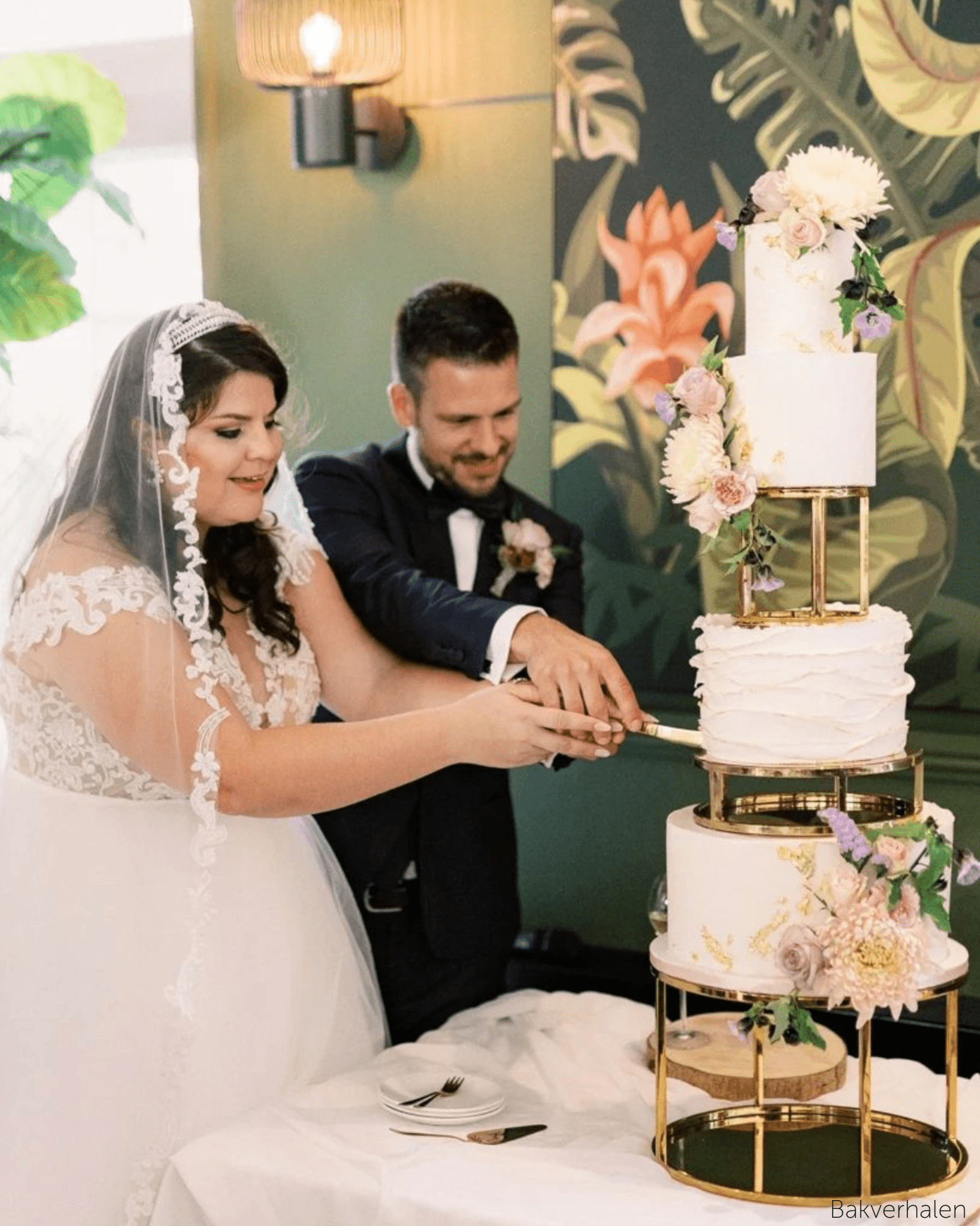 14” Round Metallic Plinth - Prop Options