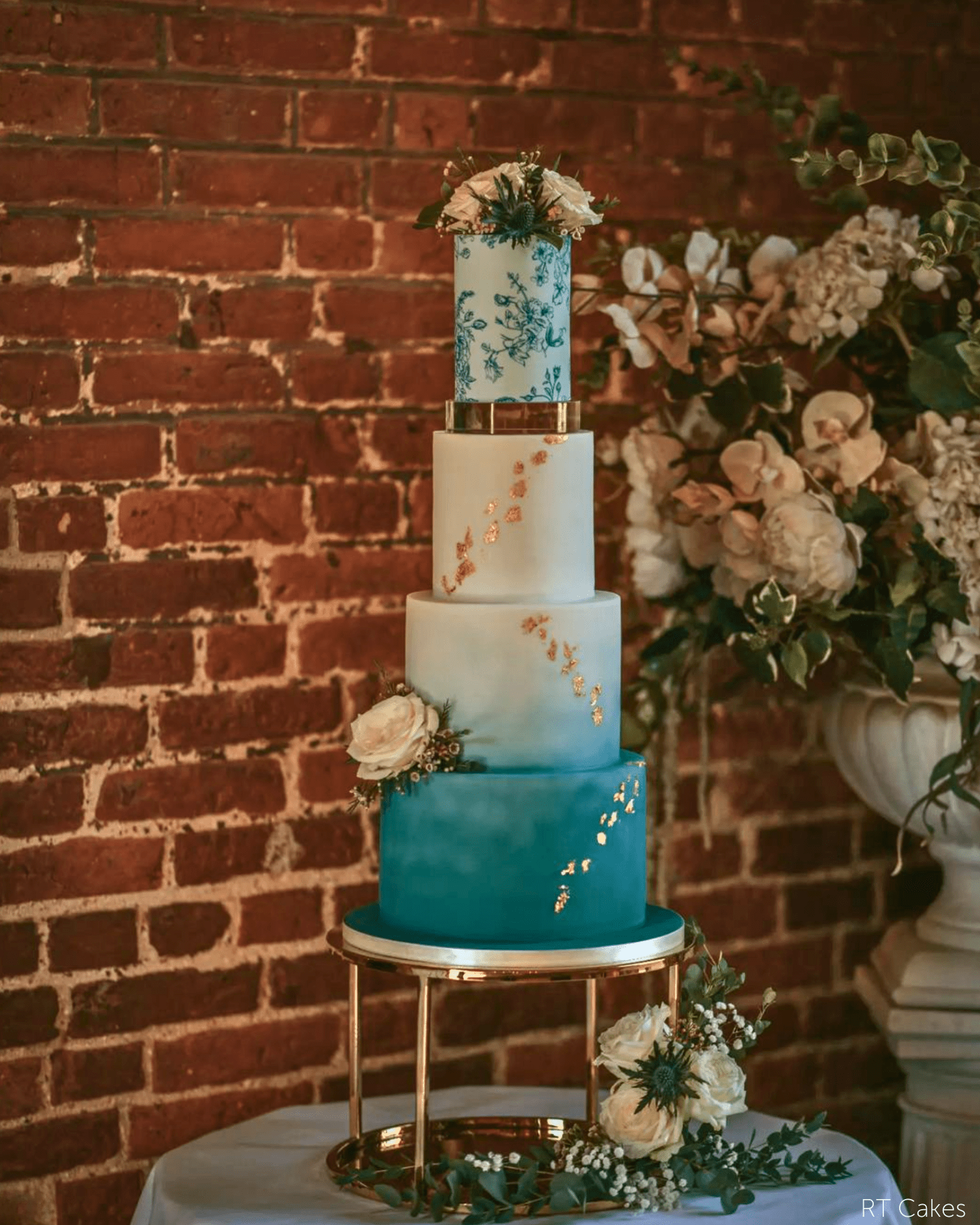 14” Round Metallic Plinth - Prop Options