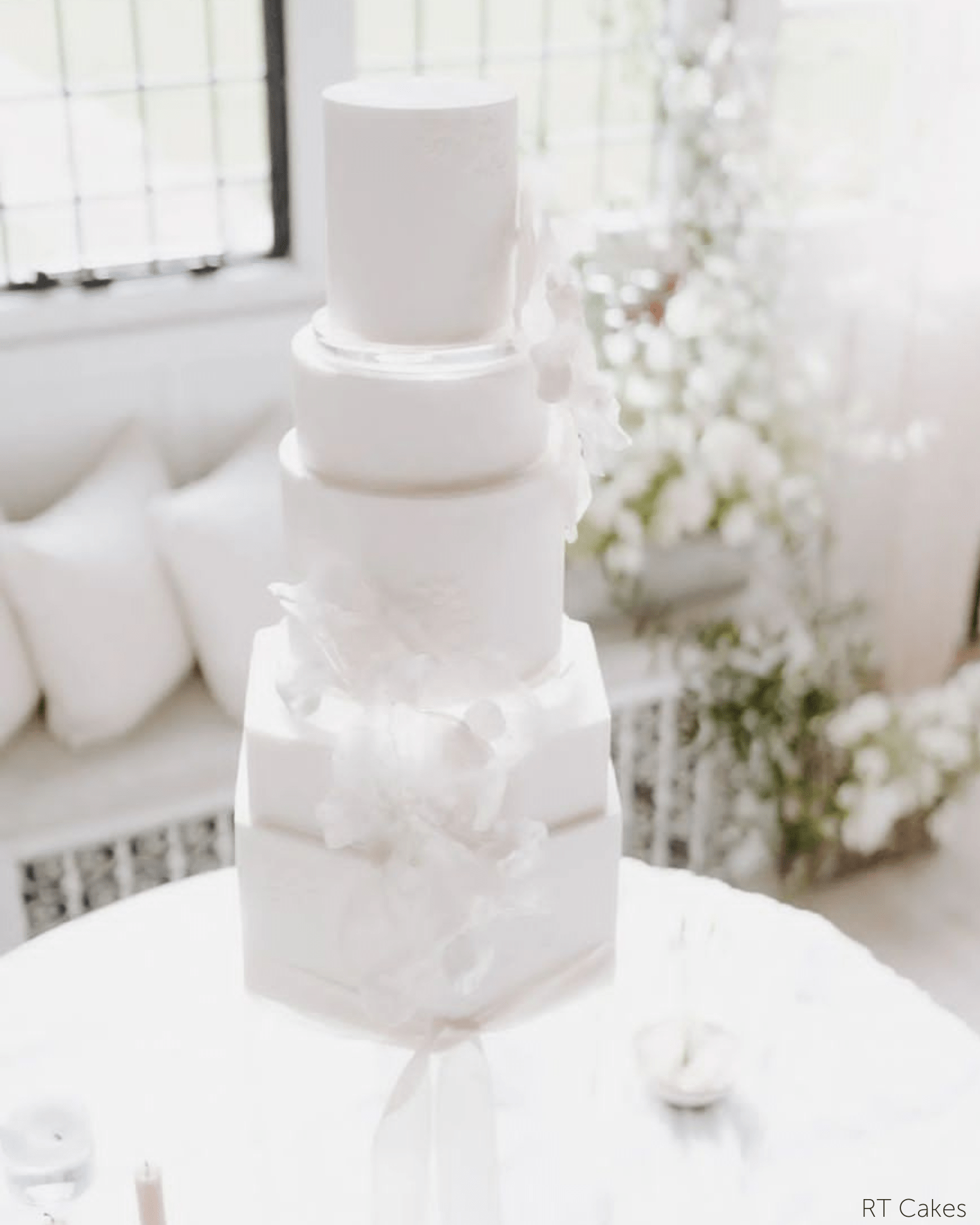 15mm Round Ultra Polished Clear Acrylic Cake Spacers - Prop Options