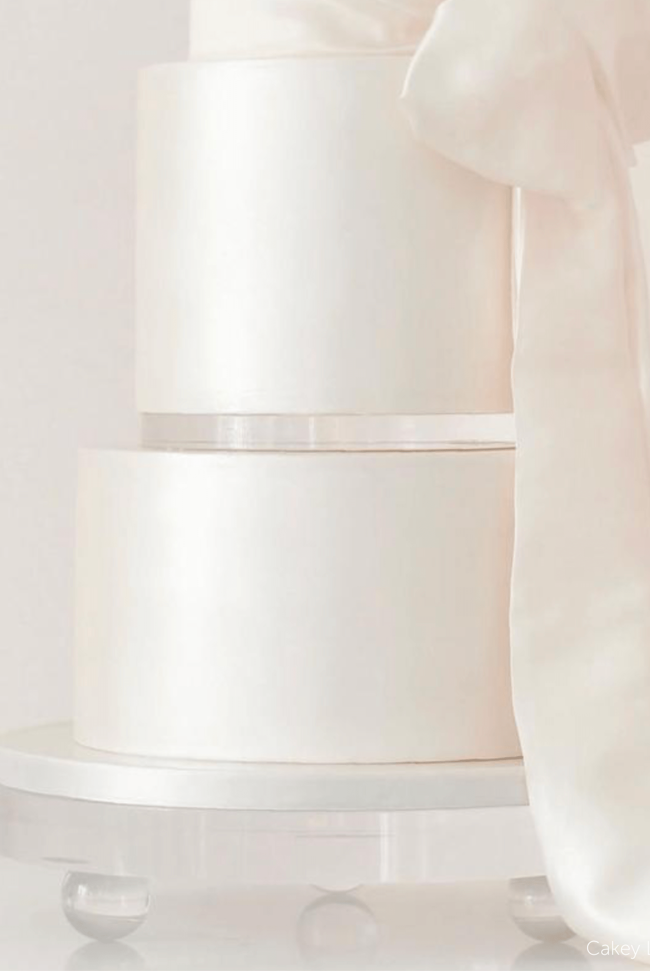 15mm Round Ultra Polished Clear Acrylic Cake Spacers - Prop Options