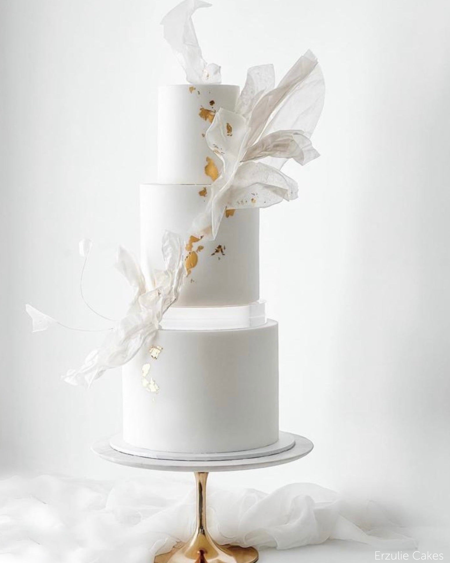 30mm Round Clear Ultra Polished Acrylic Cake Spacer - Prop Options