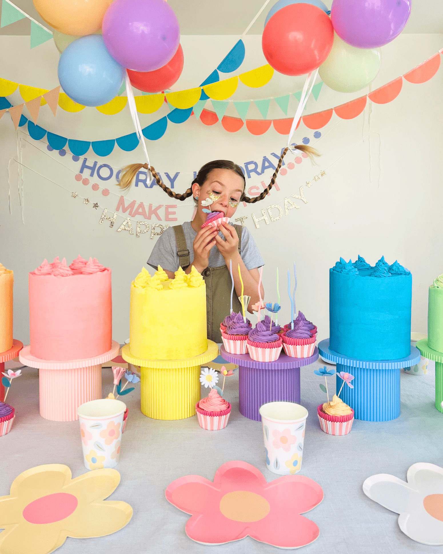 Birthday Bish Pastel Round Reeded Cake Stand - Prop Options