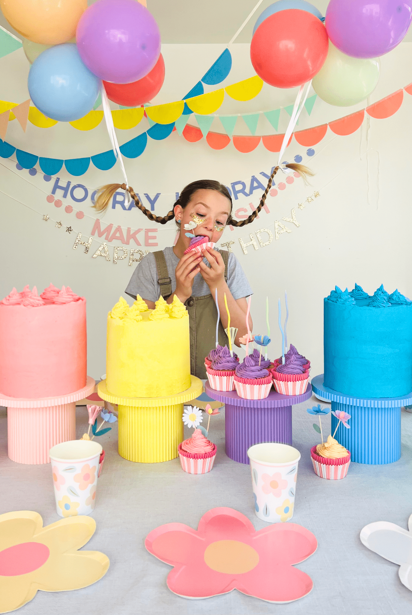Birthday Bish Pastel Round Reeded Cake Stand - Prop Options
