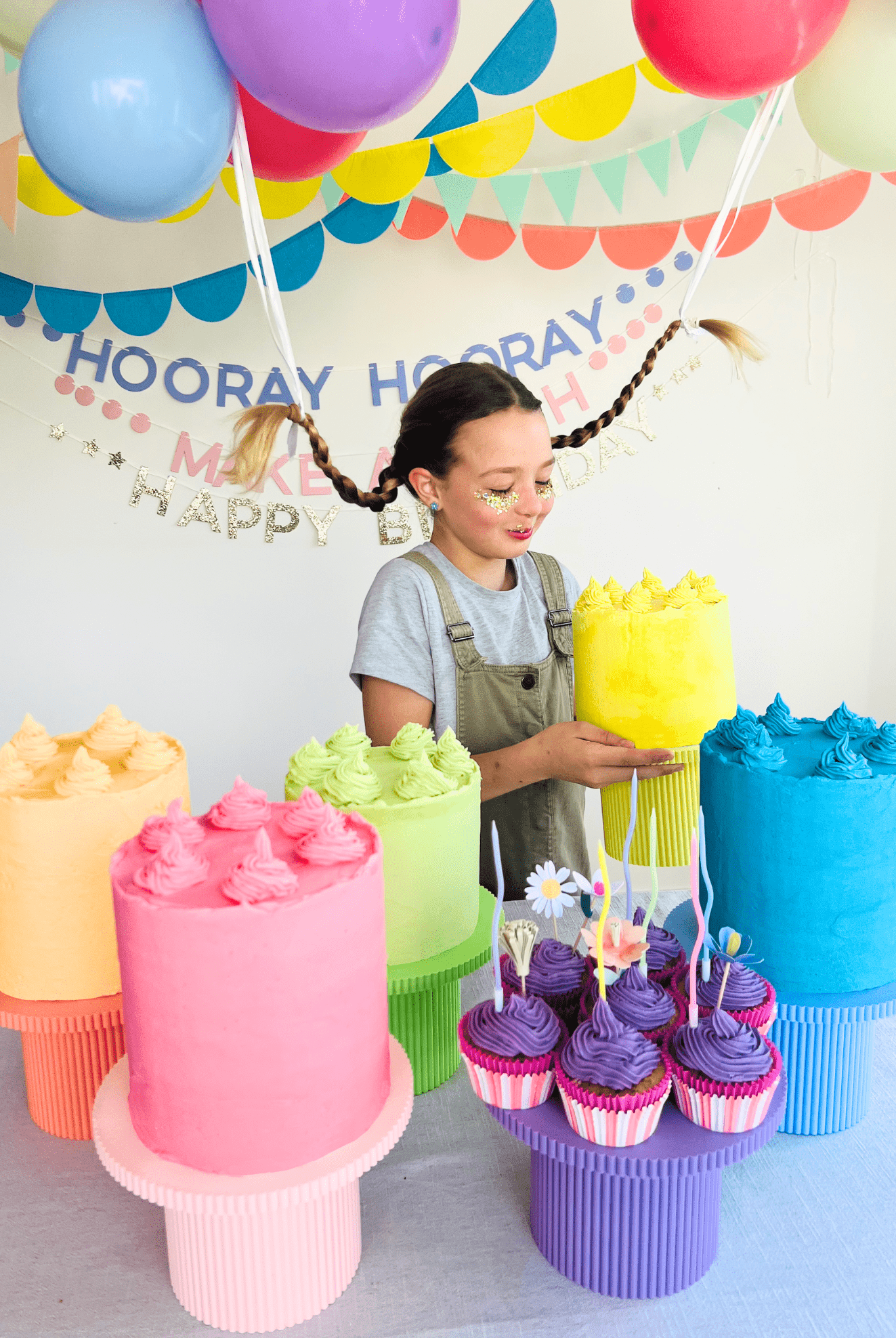 Birthday Bish Pastel Round Reeded Cake Stand - Prop Options