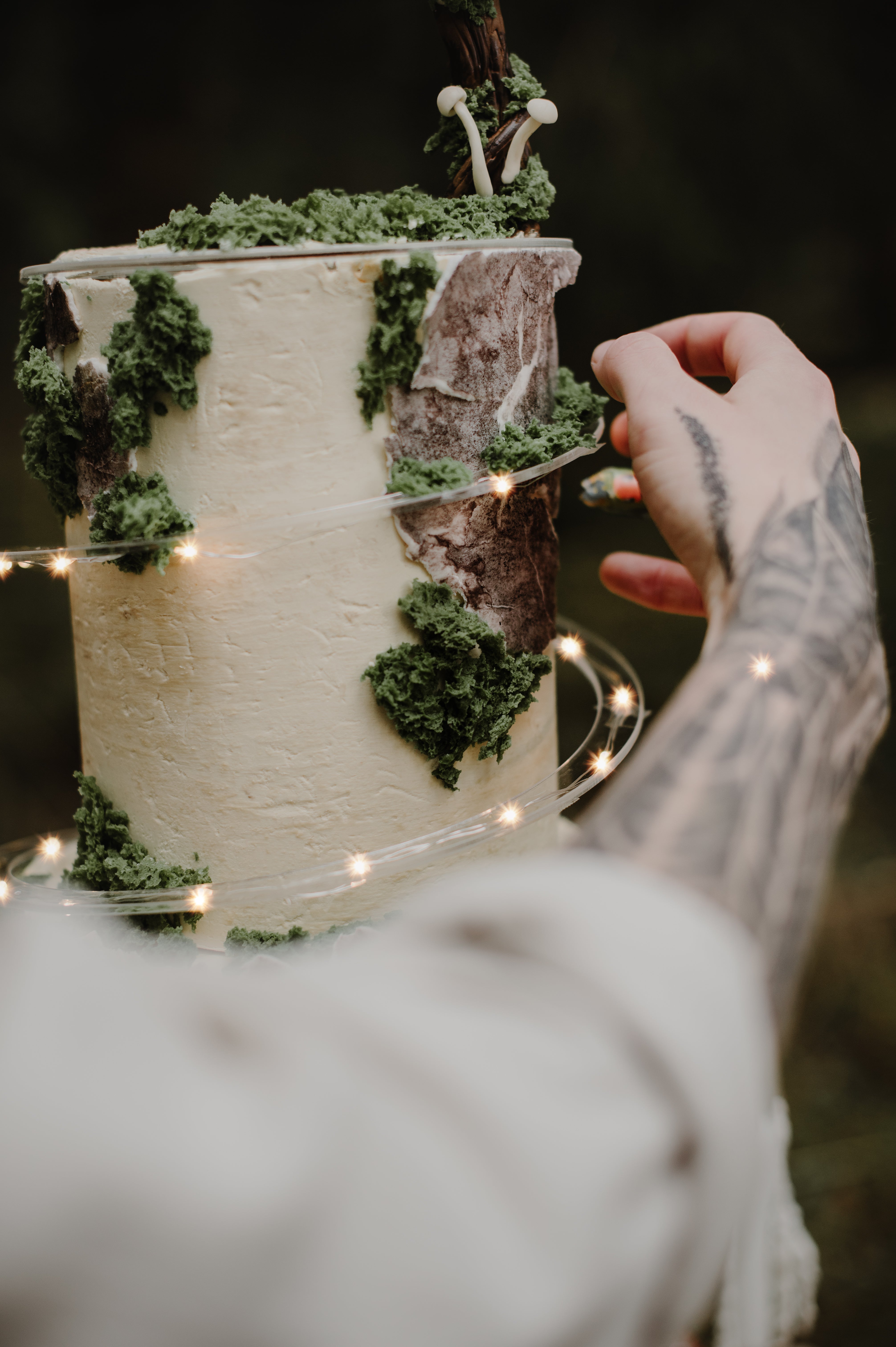 Cake Spiral™ - Acrylic Wrap for Tiered Cakes - Prop Options