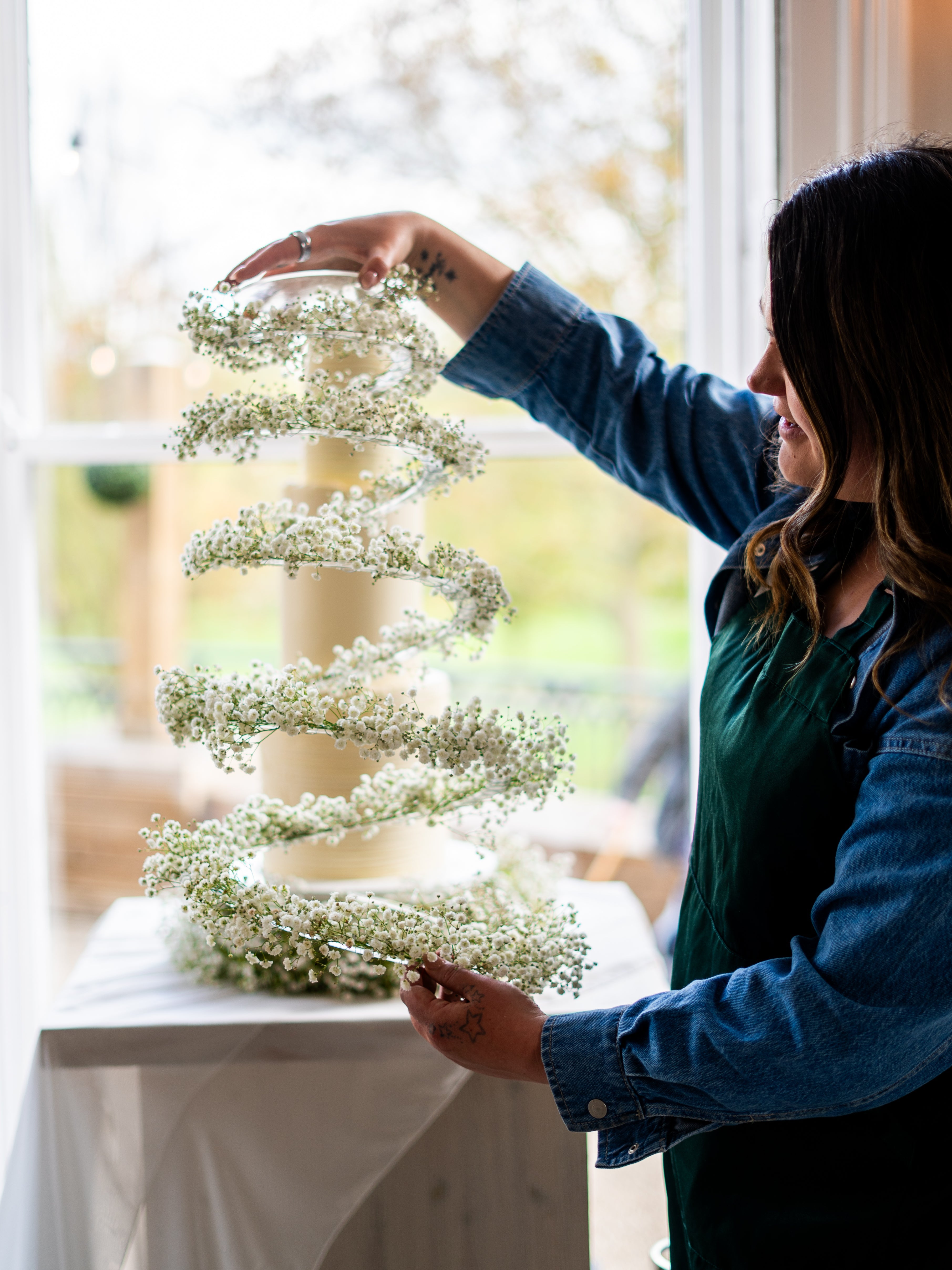 Cake Spiral™ - Acrylic Wrap for Tiered Cakes - Prop Options