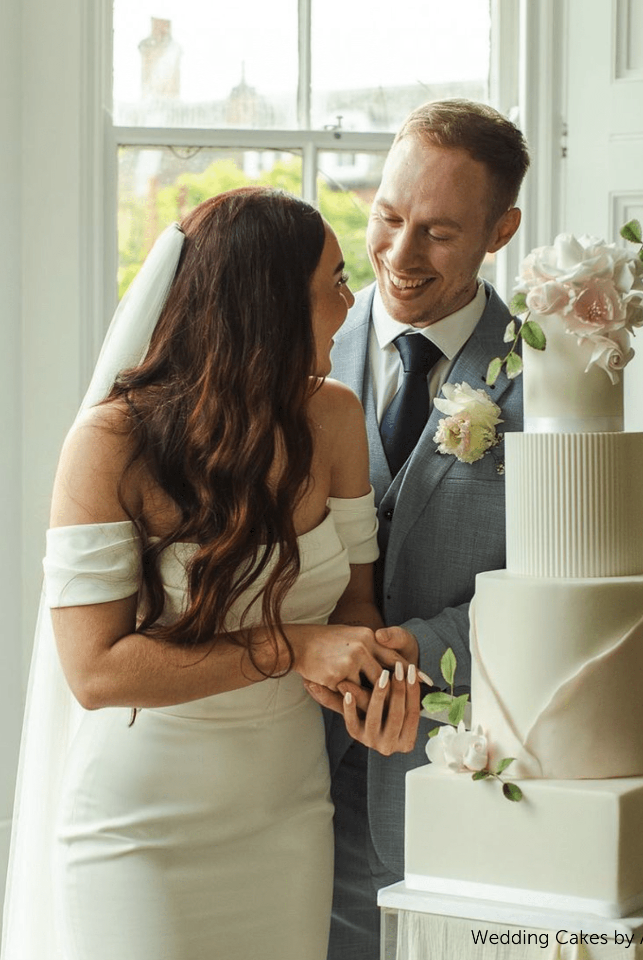 Round Reeded Cake Separator - Prop Options