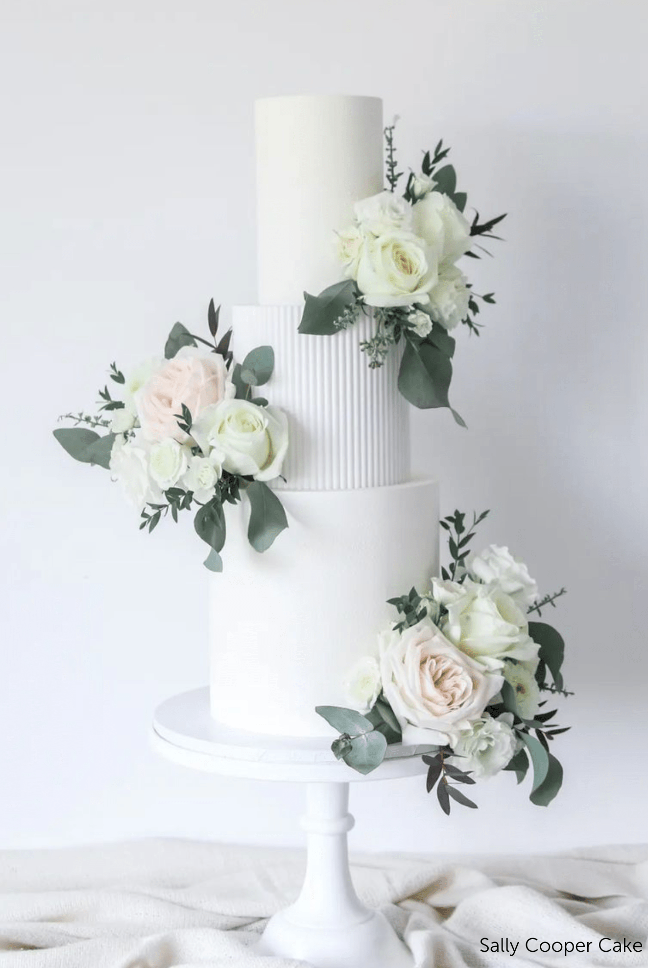 Round Reeded Cake Separator - Prop Options