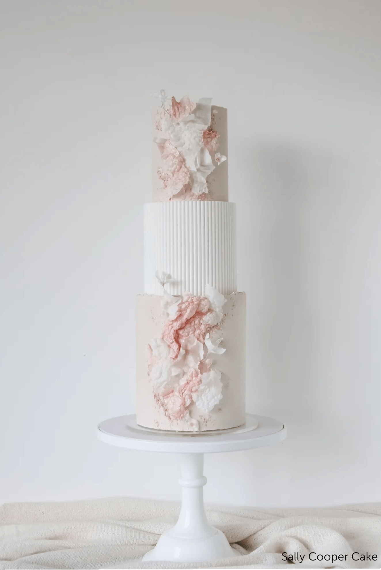 Round Reeded Cake Separator - Prop Options