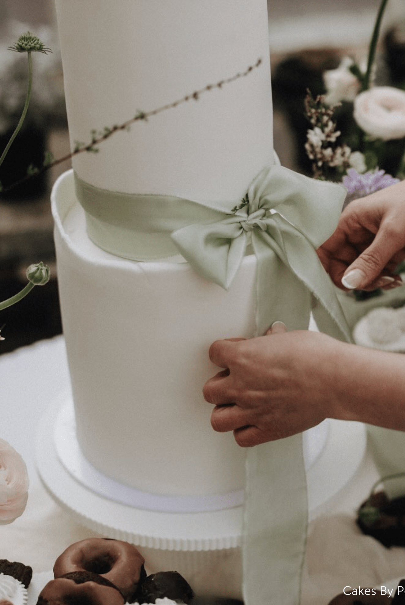 Round Reeded Cake Stand - Prop Options