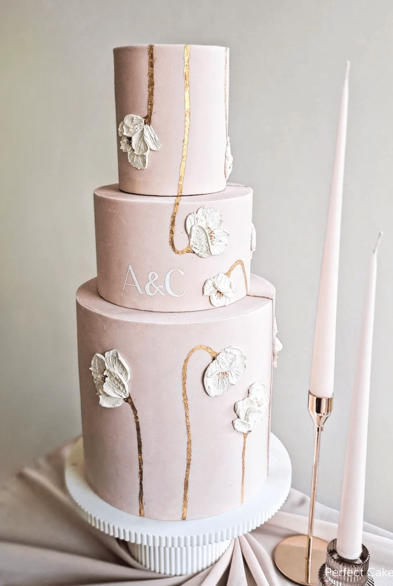 Round Reeded Cake Stand - Prop Options