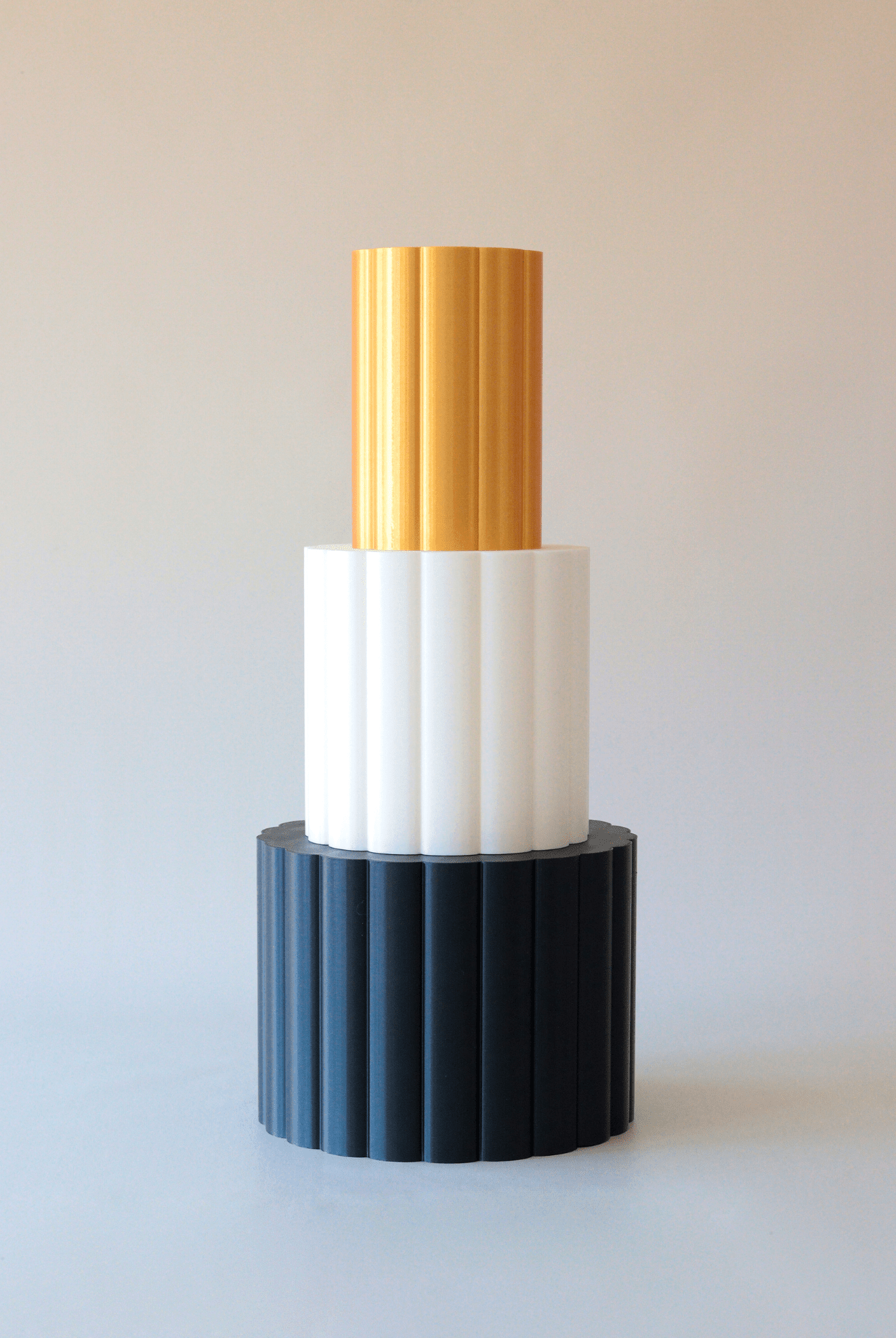 Round Scalloped Cake Separator - Prop Options