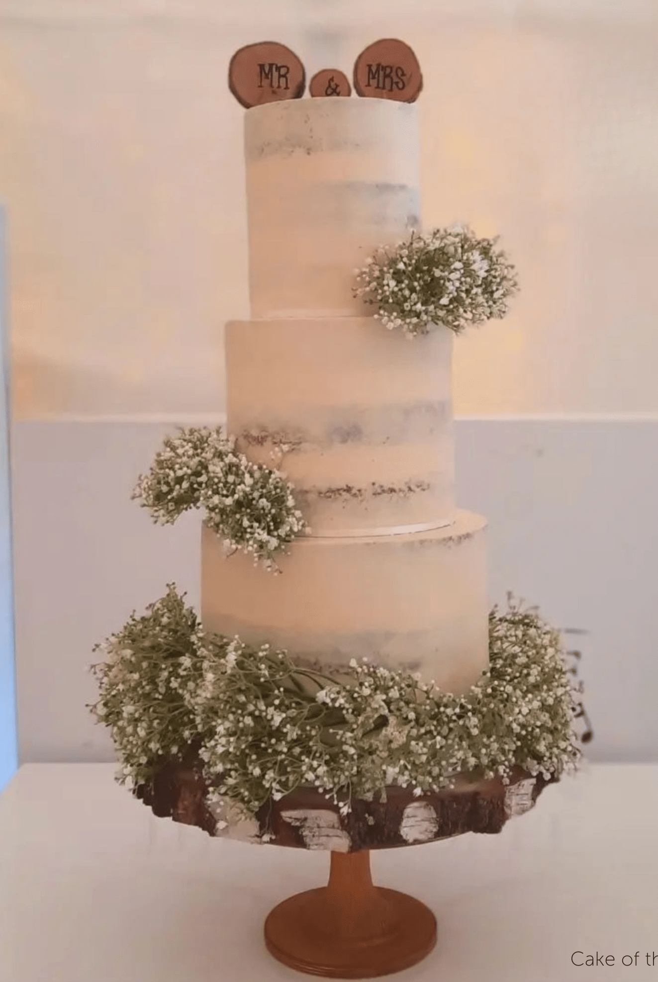 The Hourglass Scandinavian birch stand - Prop Options