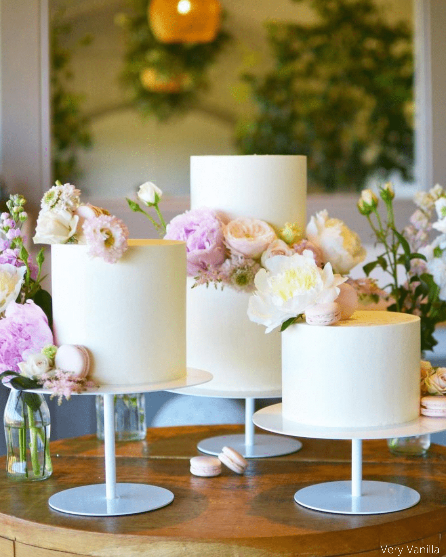 The Stiletto - Premium Pedestal Cake Stand - Prop Options