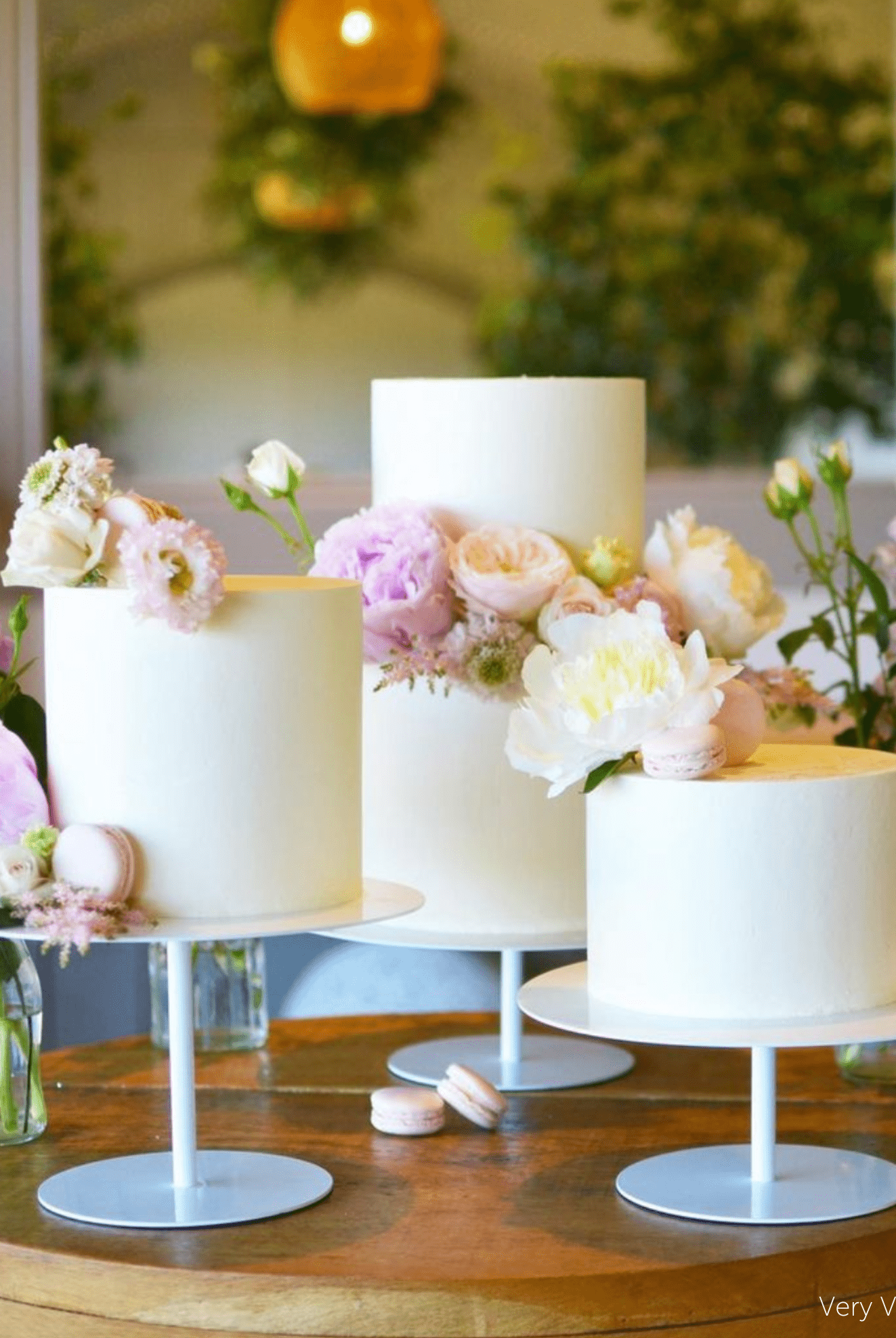 The Stiletto - Premium Pedestal Cake Stand - Prop Options