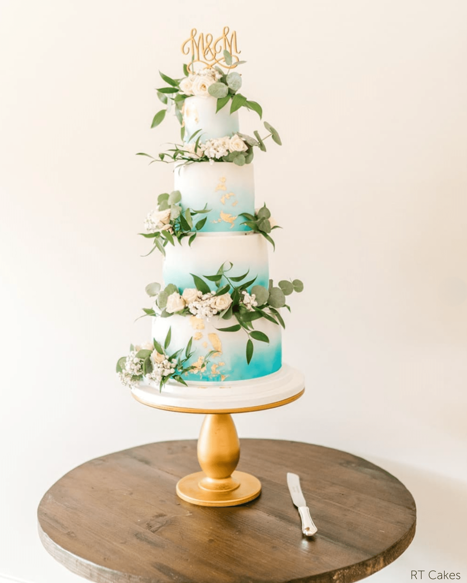 The Teardrop Scandinavian birch stand - Prop Options