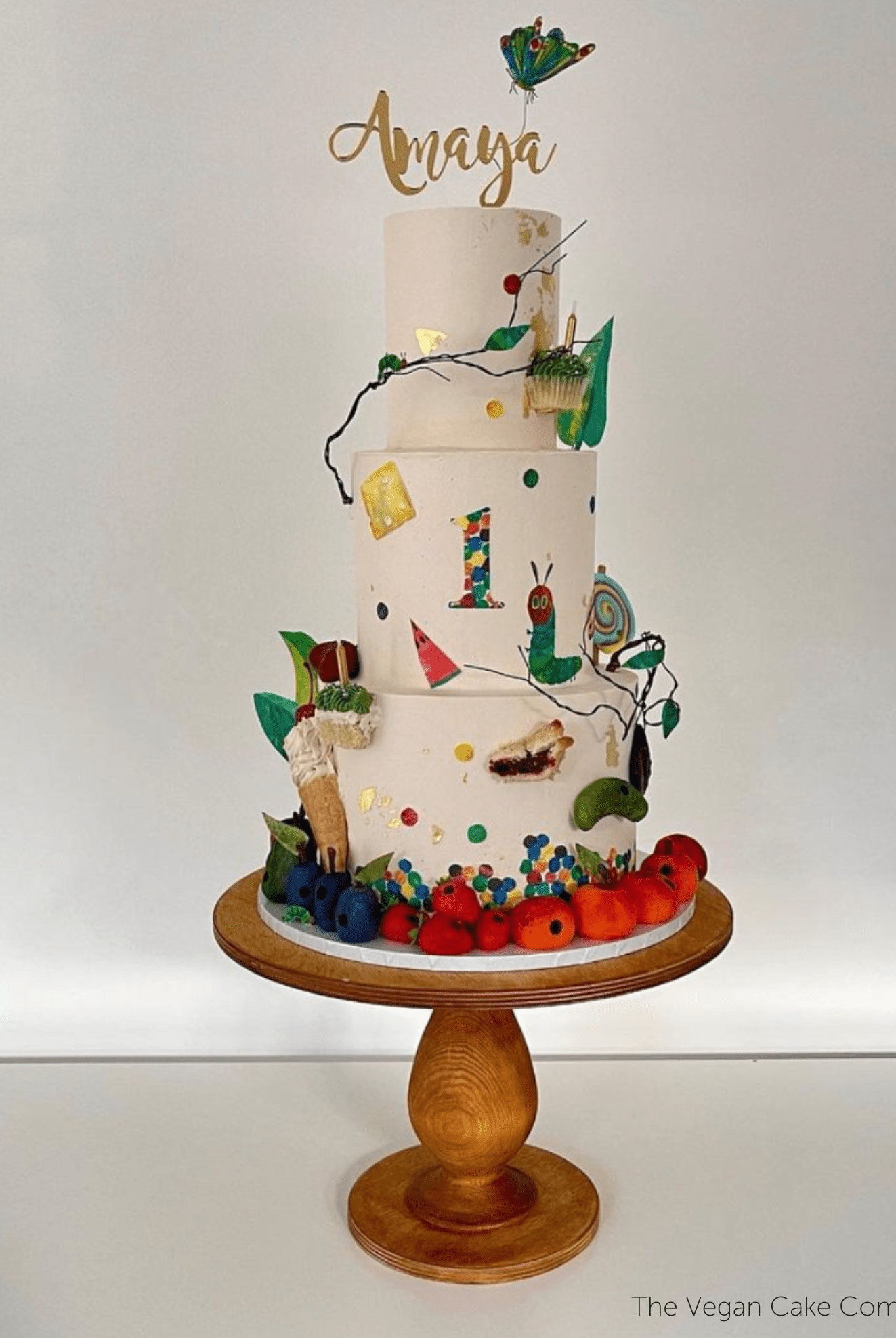 The Teardrop Scandinavian birch stand - Prop Options