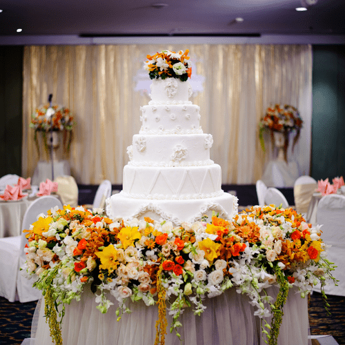 How to Style a Cake Table with Amanda at Sugar Cake School - Prop Options