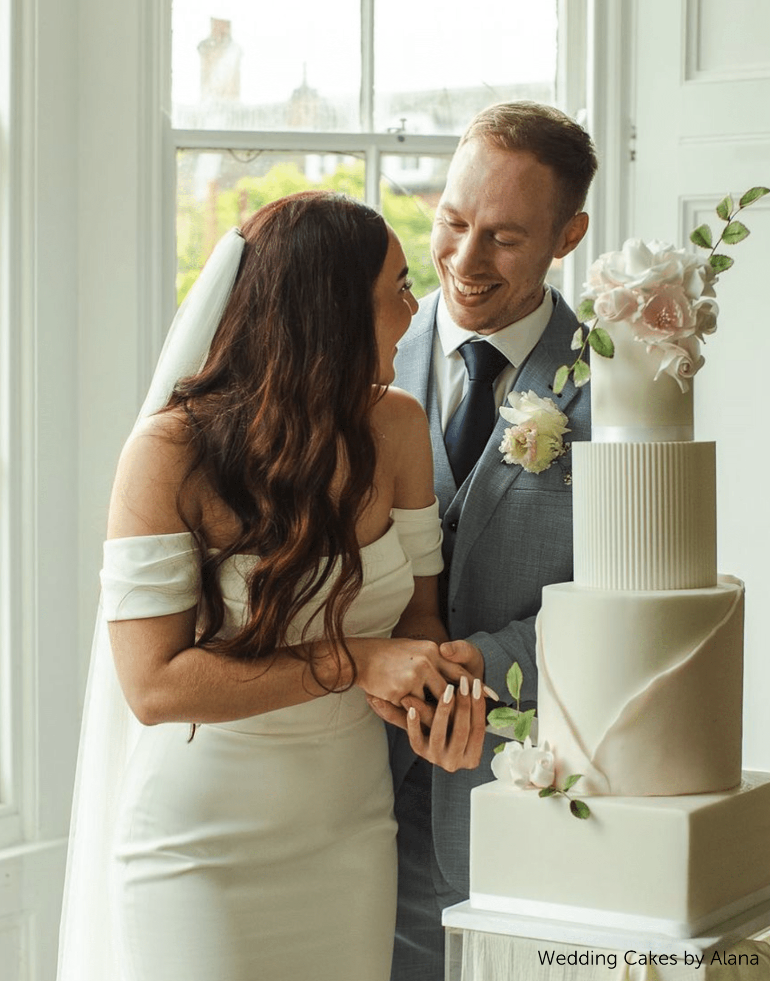 Round Reeded Cake Separator - Prop Options