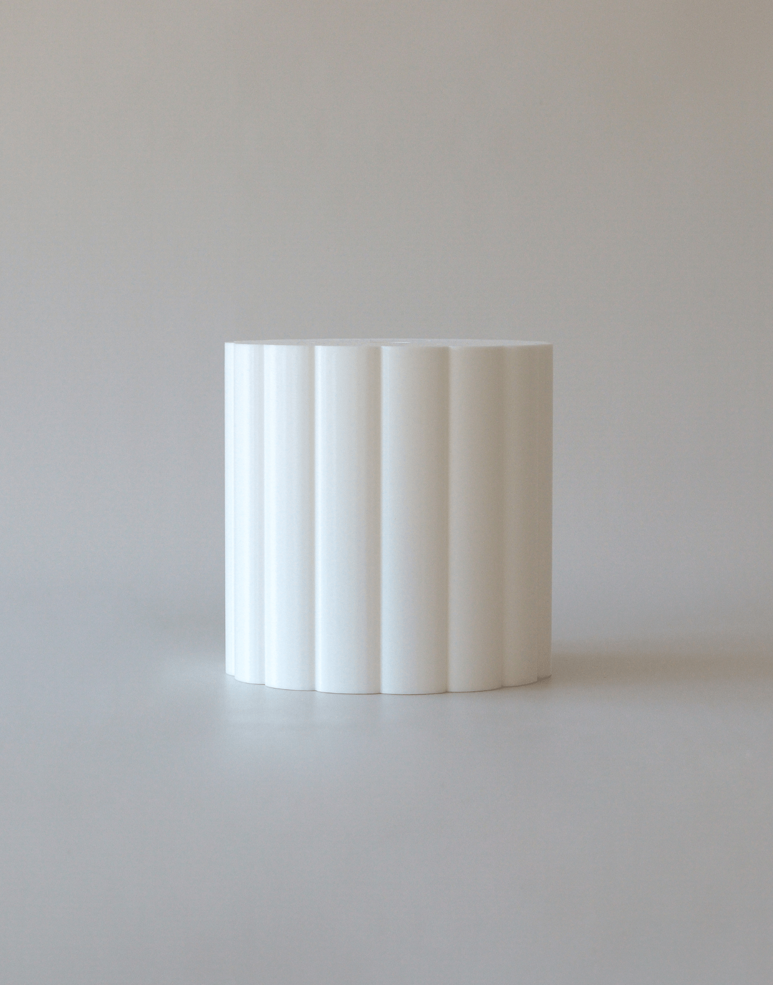 Round Scalloped Cake Separator - Prop Options