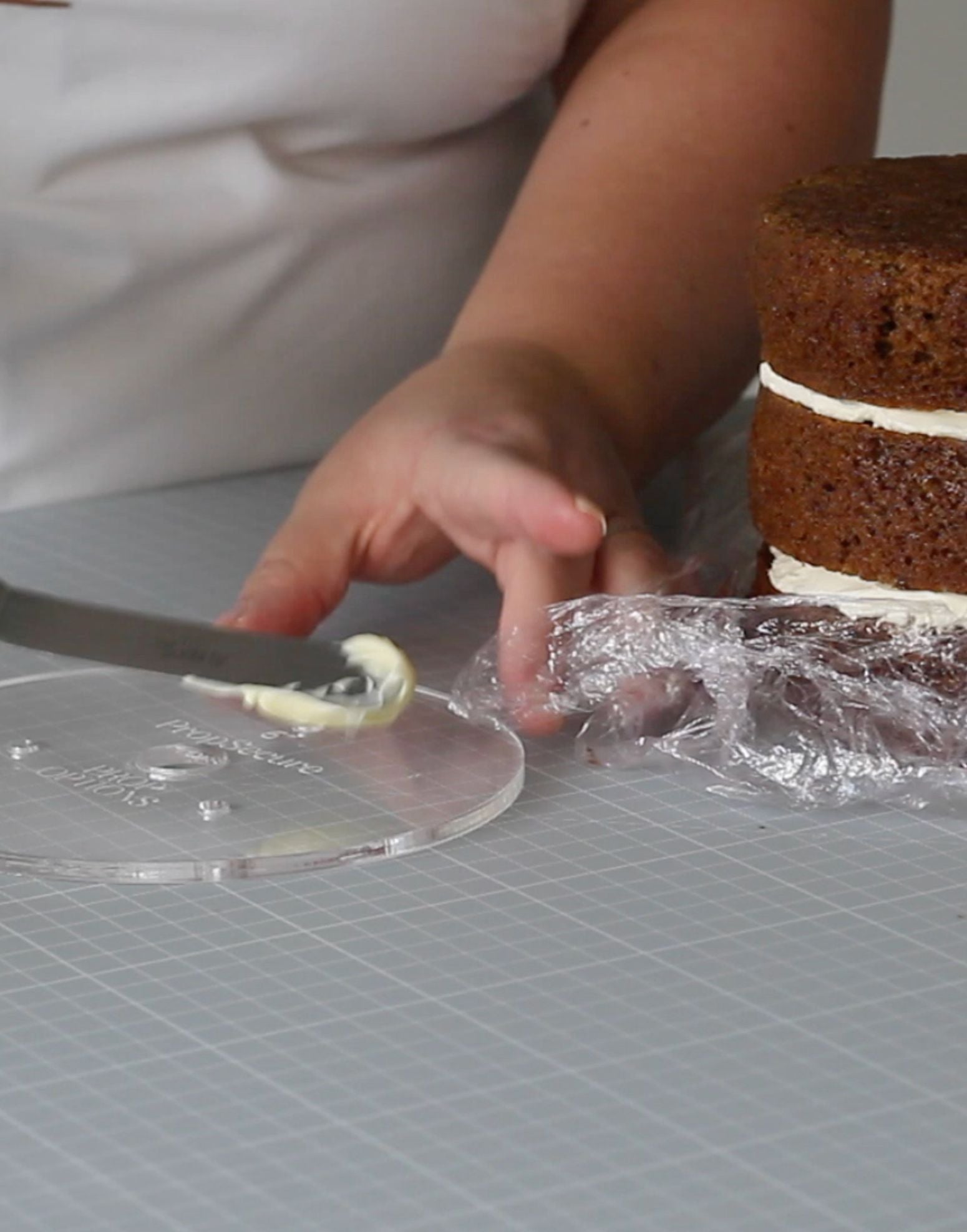 The Round Cake Compass: Round Cake Boards and Plates - Prop Options